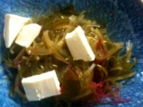 海藻サラダ　クリームチーズ乗せ☆with梅肉酢醤油
